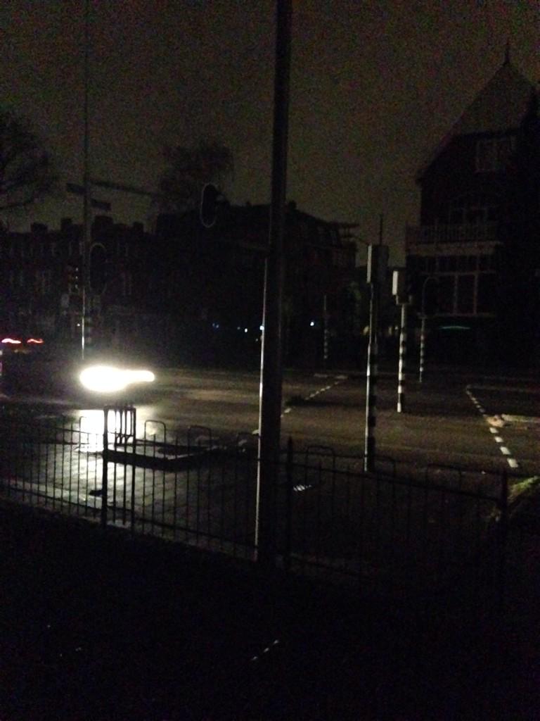 wouterhillen's tweet photo. Groot deel Graafseweg zonder stroom! http://t.co/7pGwZxcxSn