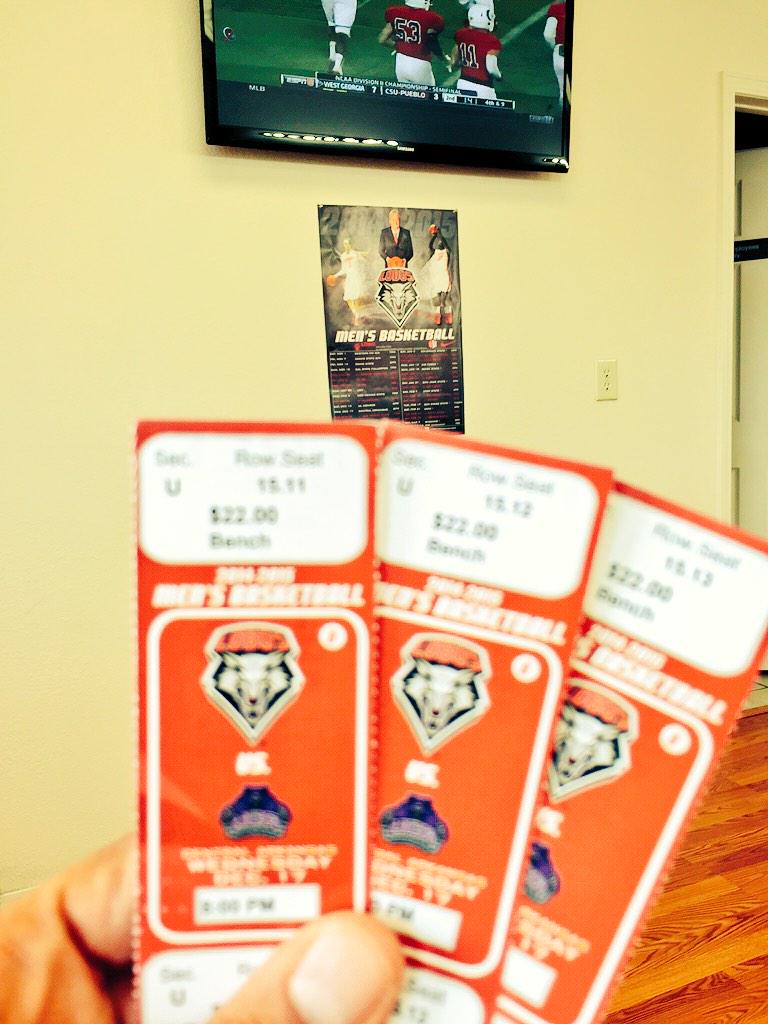 Need tickets for tonight's game? LOBONATIONtv has you covered! RT and we will pick at random for the winner! #GoLobos