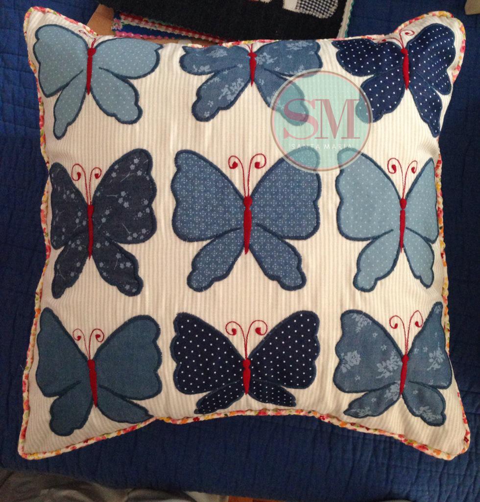 santamariadeco's tweet photo. #Almohadones #Personalizados #Patchwork #Pájaros #Mariposas #iniciales #Nombre #Bordados #SantaMaria http://t.co/KOhZpkT4q6