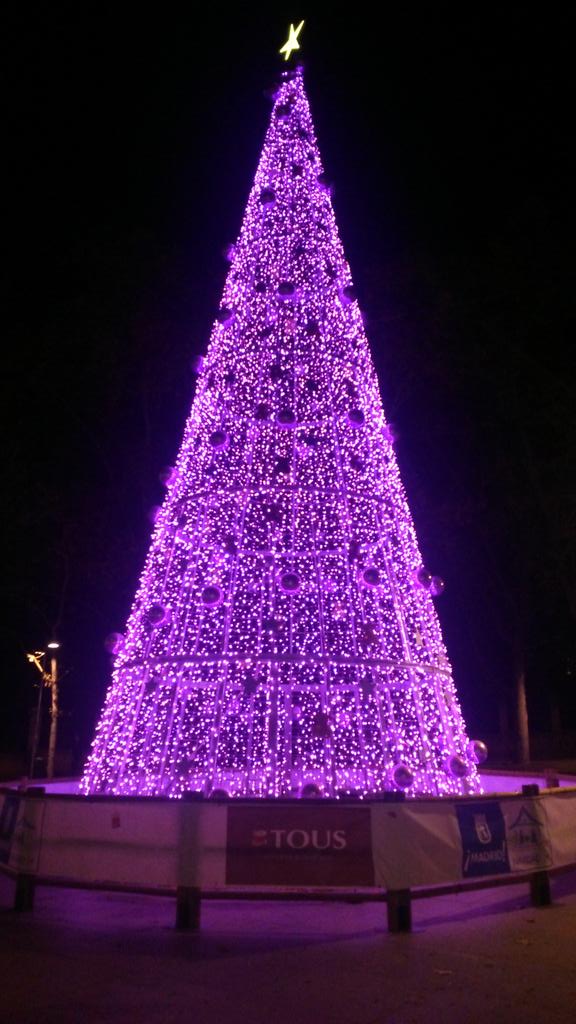 PatriPeca91's tweet photo. Navidad, Centro, cháchara y @Martiviri9, ¿que más se puede pedir? http://t.co/hNoiPT0aVh