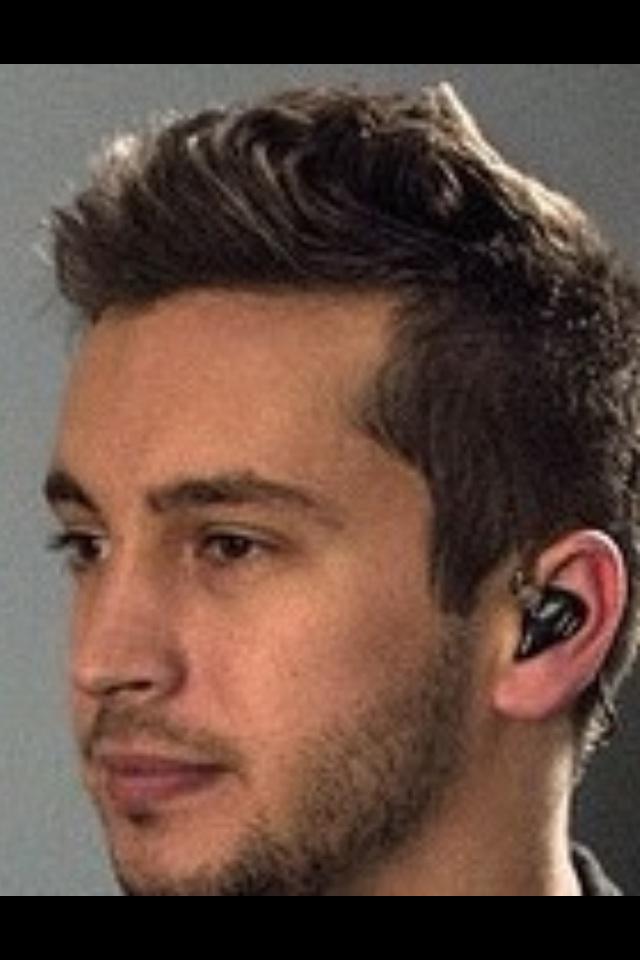 Uncatchabledeer's tweet photo. @tylerrjoseph when he can't catch us #twentyonepilots http://t.co/Bix1laXxax