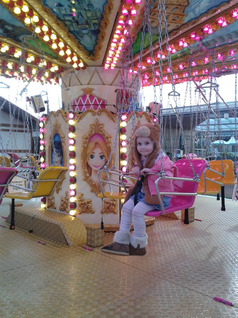 xxluvleaxx's tweet photo. @ChesterRaces @WinterWonderCRC had a great day!! http://t.co/bMuDCT8urF