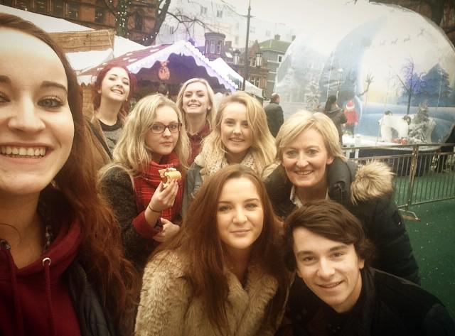 clarey_96's tweet photo. Educational business studies trip to the Christmas market @BelfastRoyalAc #weeJA http://t.co/vnanANPawC