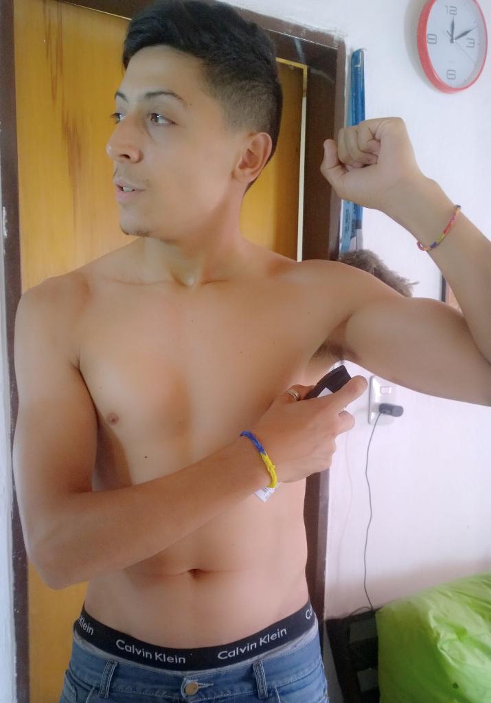 xpibelong's tweet photo. Usa rexona , rexona no te abandona (?) http://t.co/sx0nJ9VRc2