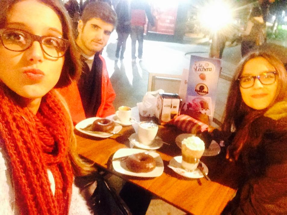 AnaCocoLalala's tweet photo. Esos gordosssss @MiguelGaldames1 @mariaraez96 http://t.co/mLUrKf65u8