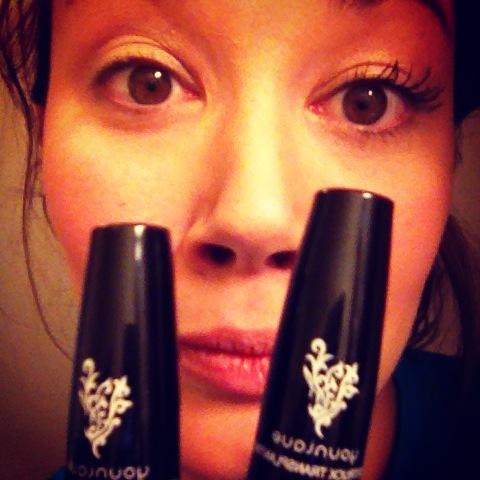 LaurenPipak's tweet image. I mean let's get real, this mascara is AMAZING!!! 3 steps and BANG!!!! #katyperry #mascara #makeuphowto #beautytips