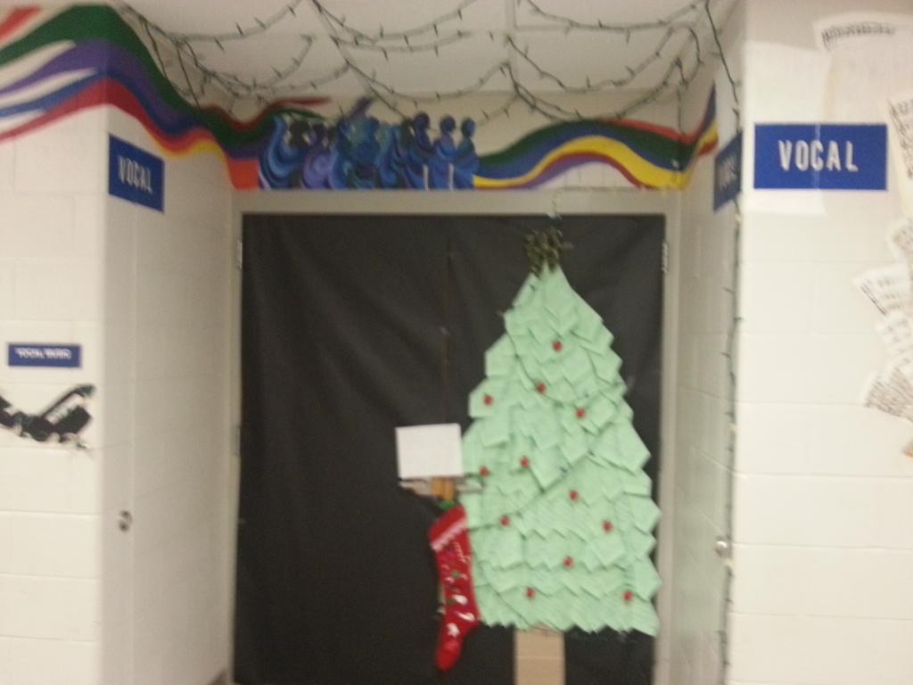 LCVocalMusic's tweet photo. Final day to get the door decorated. #winning http://t.co/k95idiGIeR
