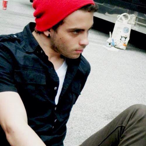 Happy birthday to my super hot bf Taylor York  