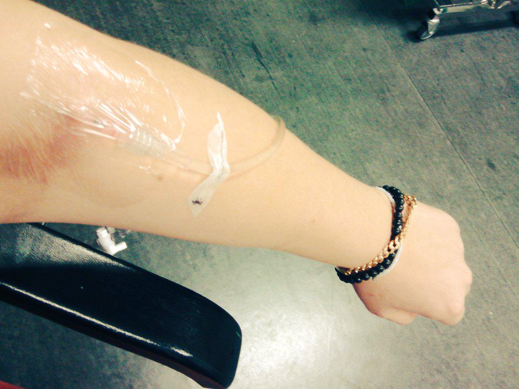 Coloombiana's tweet photo. Votre soirée post partiels 👎, la mienne 👍 😷 #paces http://t.co/0Wr4zRqjGx