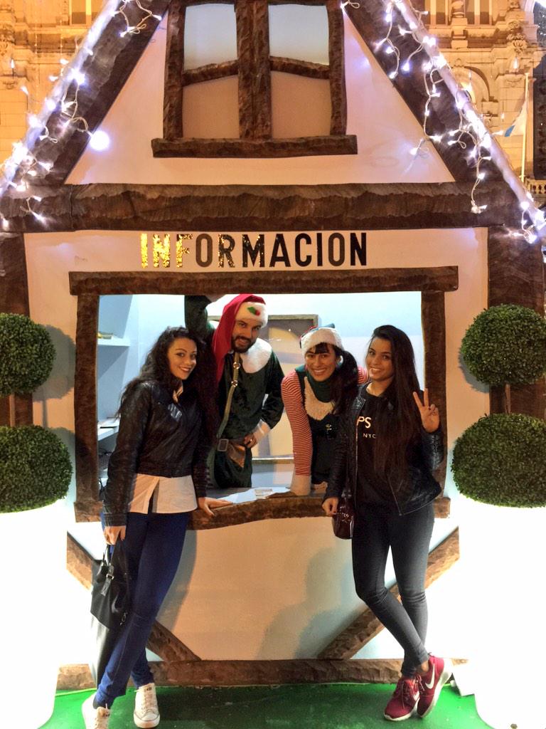 anabelhernandz's tweet photo. Feliz Navidad desde Coruña! 🎄🎁 @PaulitaHellen @luciafonte http://t.co/4ka4oLnnqA
