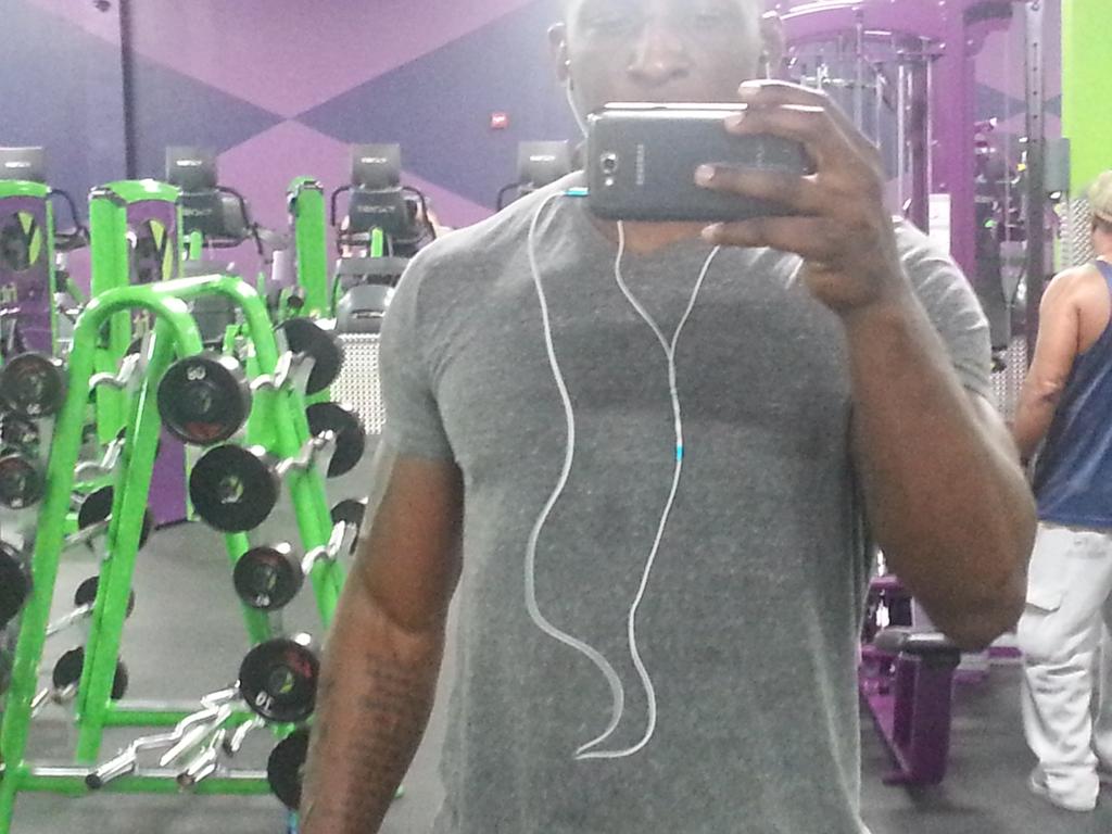 sean_hollis's tweet image. Trying to get my MOJO back...not easy..but life isn&apos;t..so no excuses! @youfit #totalbodyroutine