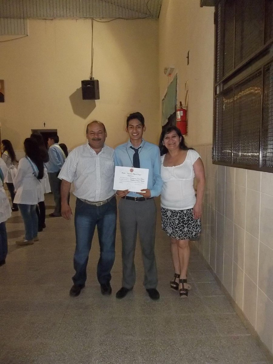 fededomingorena's tweet photo. #Egresado2014 http://t.co/KOvJo7fJVH