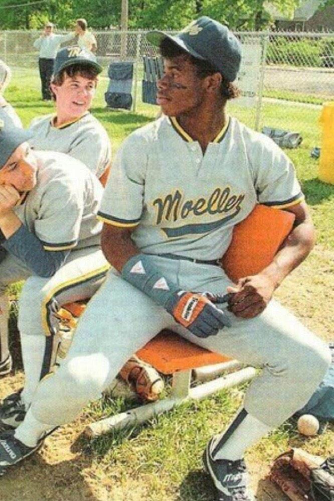 TankShots's tweet photo. Ken Griffey Jr. during his high school days at Moeller in the suburbs of Cincinnati. http://t.co/mfyUZ6BKvK