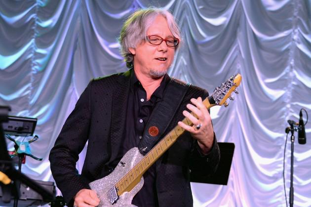 Happy birthday to Mike Mills of ! 
