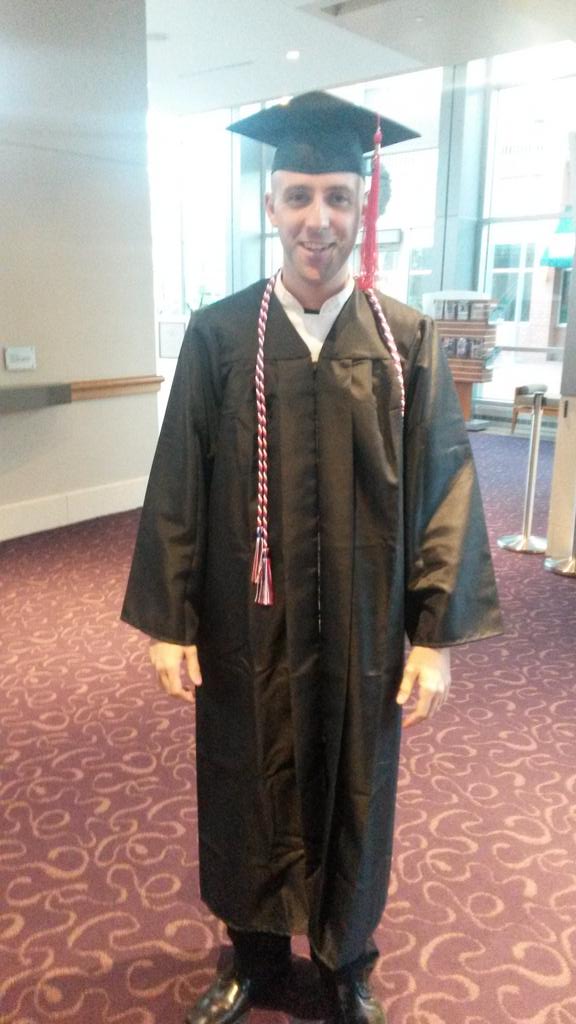 Luke walks today! #gradutation #proud #bachelorswithhonors #chef #mybaby <a href="/LukeBrigham/">Luke Brigham</a> <a href="/chefriri/">Rina Estero</a> <a href="/HungryAsianRke/">John Park</a>