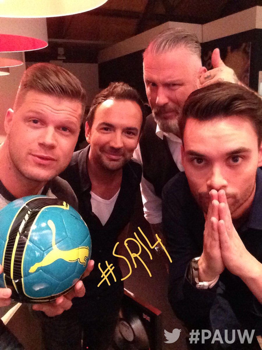 CafeKockelmann's tweet photo. Klaar voor #Pauw! @ericcorton @Gerardekdom @domien @coen3fm #SR14 #3FM http://t.co/QRhz6cgJTV