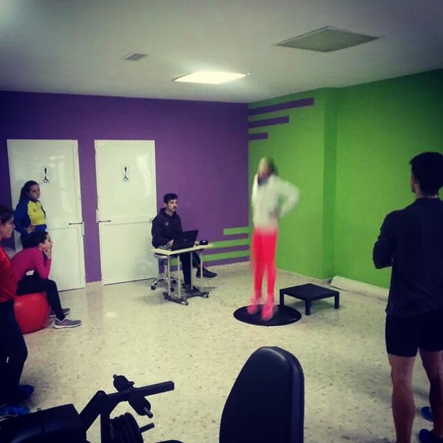 ReFit_Center's tweet photo. Test d control d saltos. Mejorando los registros y viendo la progresión d nuestros atletas. #FuerzaReFit #ReFitCenter http://t.co/gA2KLGAf6D