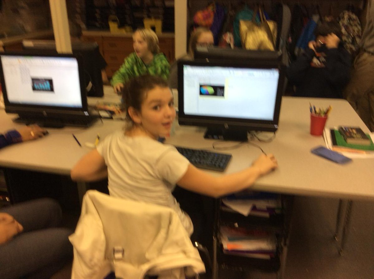 jamesballif's tweet image. Graphs with Waltons class!! Go Bridger! #edtechcontest