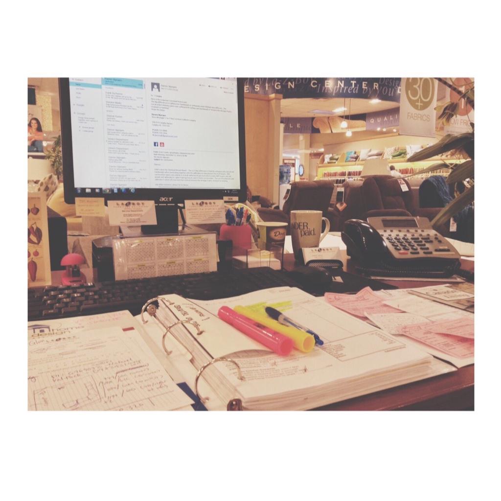 gethsemanegrace's tweet image. wednesdays = admin stuff at werrk. 📑 #endlesspaperwork