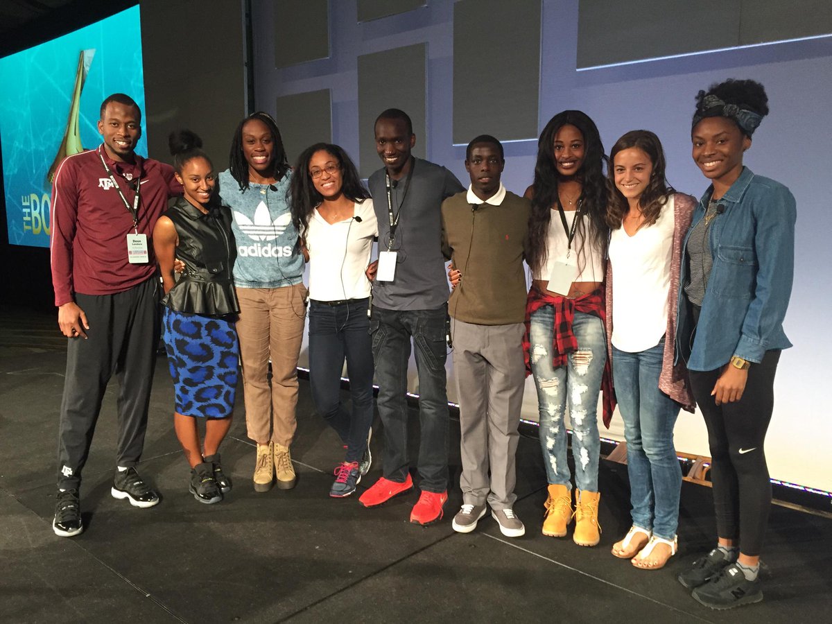 ryanmfenton's tweet photo. Here with #TheBowerman finalists in Phoenix and ready for a great show this evening! @USTFCCCA @Flotrack http://t.co/334Nm3abhw