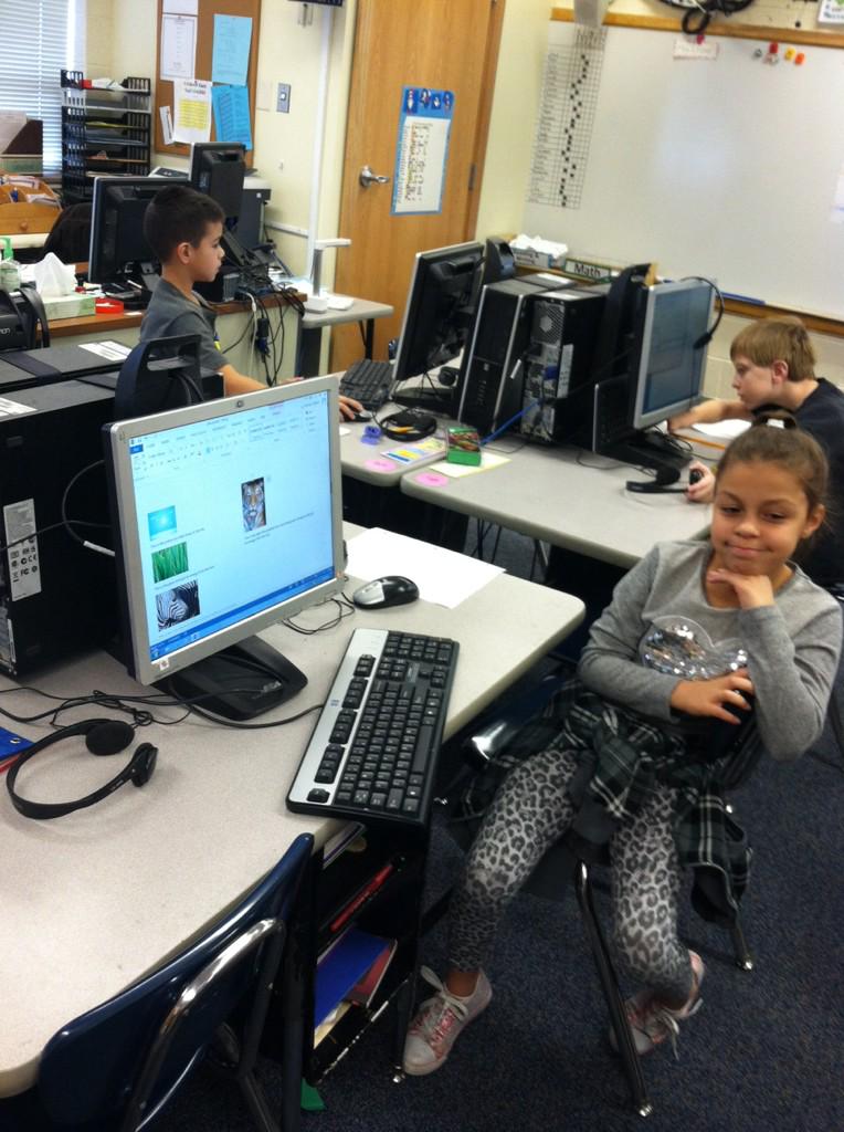 MrsMTanner's tweet image. Litster&apos;s class uses pictures and words in MS Word to show food chains! #edtechcontest @RedwoodElem