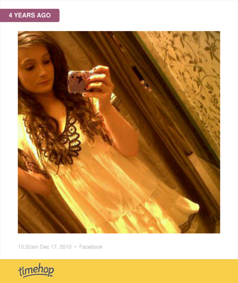 loraelliott94's tweet photo. Can't believe this is 4years ago!! I look about 10 not 16 😂 http://t.co/pwx6fkfeda http://t.co/TZmYeyQmiI
