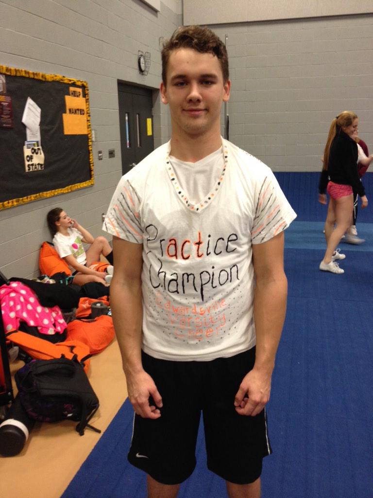 ECheerCoachT's tweet photo. 12.17.14 practice champion! @gager_27 #ehscheerpc #edwardsvilleboy http://t.co/4gTAP5vNe5
