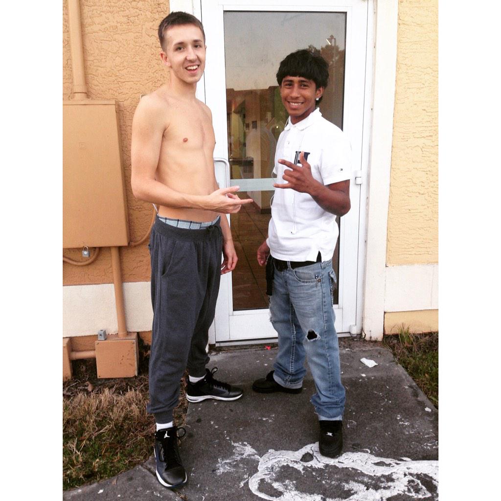 king__Hoover's tweet photo. 😴|🍴|🏀 #ShoMoney #DontSleepOnMe http://t.co/590DsSkFB1