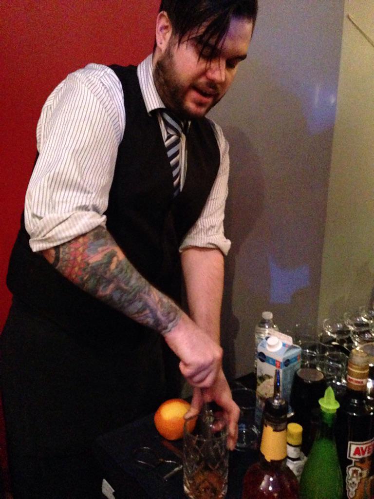 TravelStyle_Mag's tweet photo. Learning how to impress your guests with better cocktails courtesy of @MuseumTavern at the @airbnb #canada event. http://t.co/aZh0ayyi40