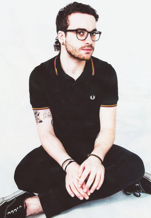 HAPPY BIRTHDAY TO THIS CUTIE BOOTY tAYLOR YORK 