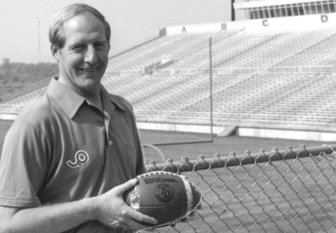 PeteMoris's tweet photo. Hey @TomOatesWSJ - The spirit of late George Chryst is smiling above Platteville &amp; Madtown tonight. http://t.co/XaOKy30uT4