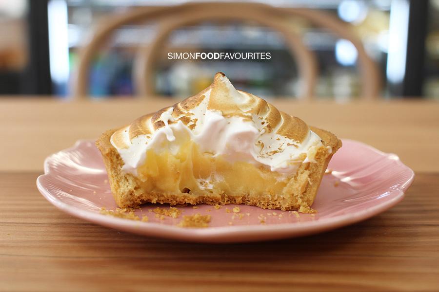 SimonLeong's tweet photo. {YUM} Lemon Meringue ($5.50) @InfinityBakery #Paddington #infinitybakery #paddo #lemonmeringue #simonfavourite http://t.co/RziBCBTlob
