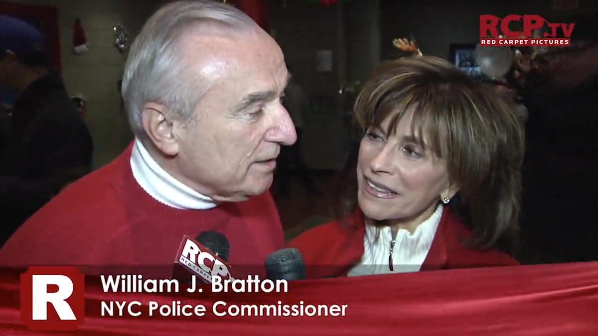 RedCarpetPics's tweet photo. #Video: @CommissBratton, @MissUSA, #Santa Bring Joy to Hundreds of @PALNewYork Children. See: http://t.co/vHqPsKAwTD http://t.co/R6QIQfyQfQ