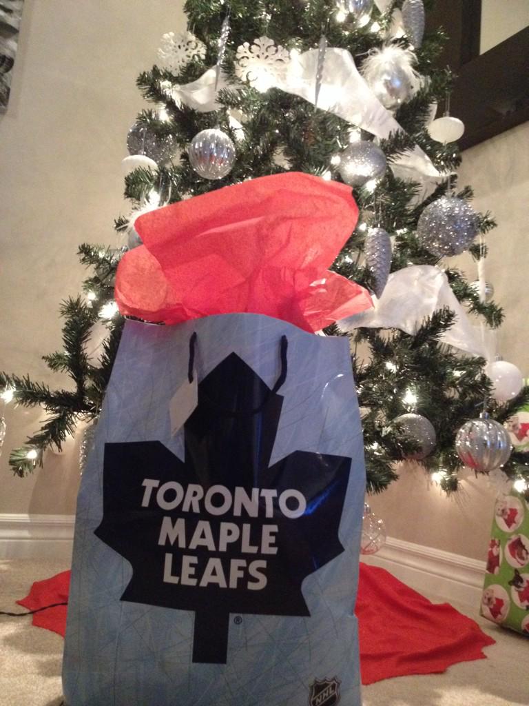 mo_dodd's tweet photo. I wonder who's gift this is under the tree :) 🎄🎅 @rockyharleydodd http://t.co/YbcfT5S0Us