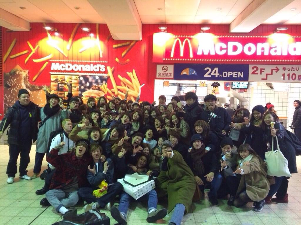 uclooooove's tweet photo. アンクル忘年会クリスマス会文化祭打ち上げ😊♥️みなさんお疲れ様です！アンクルも今日から代替わりです！☺️けんちゃん、たのちゃん、みのりこれからもアンクルを盛り上げてね🌟ムービーあげます！
https://t.co/BsETyPapO8 http://t.co/TFxt4EjYEc