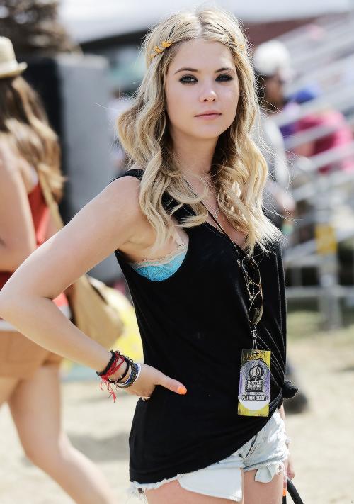 " Happy Birthday Ashley Benson  essa mulher  senhorrrrr q orgulho  