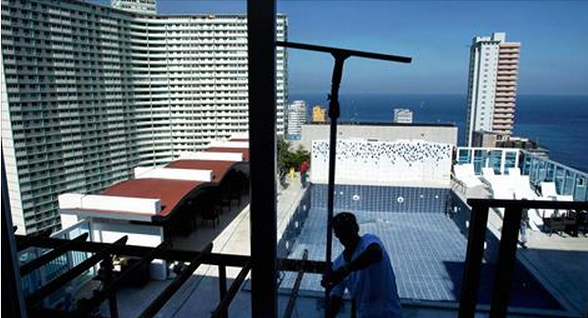 CNBC's tweet photo. Shares of penny stock jumped more than 100% after people thought it was Cuba (the country): http://t.co/sItBu6CSmh http://t.co/zuvv90YSSa