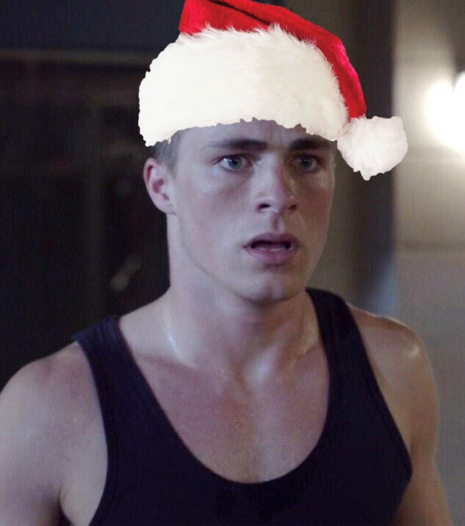 If any of you want Christmas hat, just RT and I'll fix one onto your Avi!