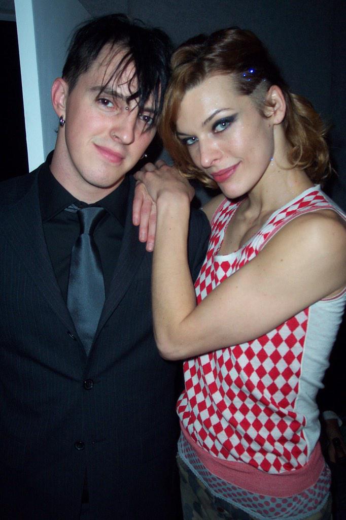 801PUNX's tweet photo. Happy birthday to my beautiful friend @MillaJovovich All the very best wishes. Much love &amp; respect. Throwback to 2003 http://t.co/f2goJJMM6n