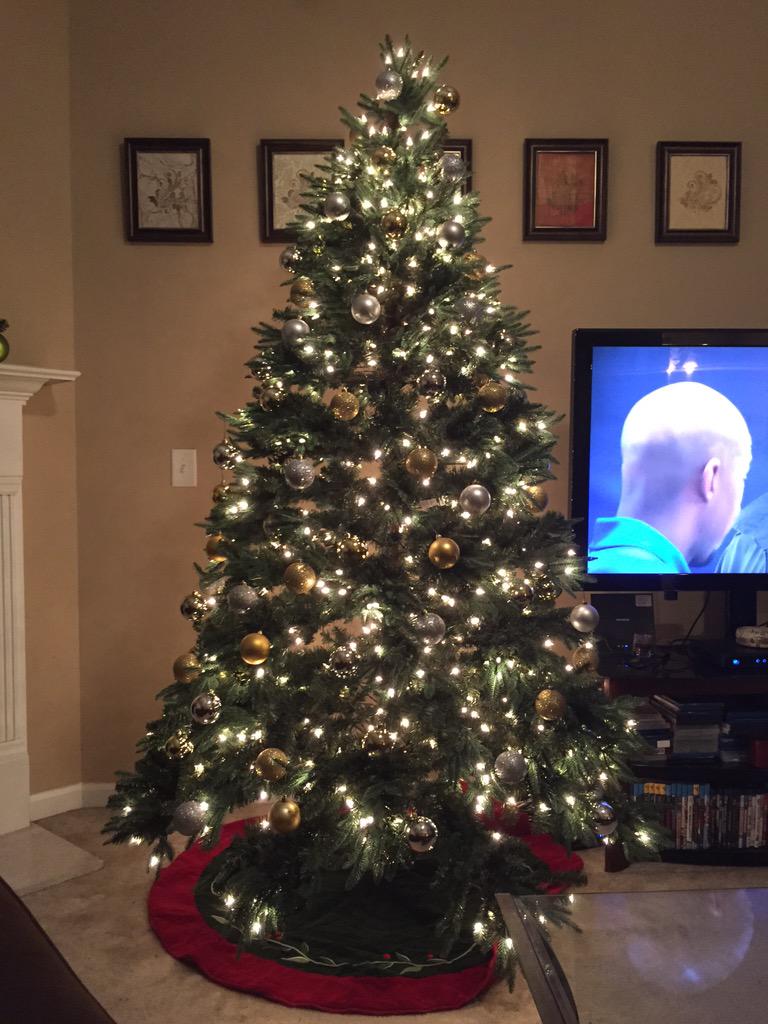 AMOcearns's tweet photo. Ornaments on the tree holiday candles out- im finally getting into the christmas spirit http://t.co/ollsXMkmss
