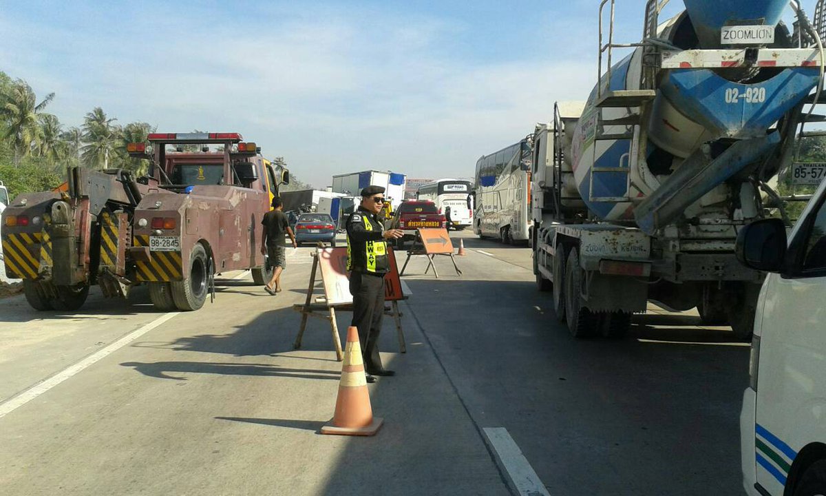 motorway_th's tweet photo. อุบัติเหตุรถพลิกคว่ำ
18/12/14 09:57 ทล.7 (กรุงเทพ-ชลบุรี) กม.115 มุ่งหน้ากรุงเทพ  
Mw_31 http://t.co/xbbZYxTo8j
