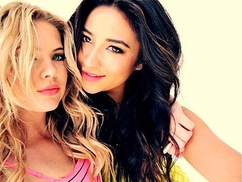 Parabéns anjo!Obrigada por ser tão incrível!Sinto-me privilegiada por te amar.Happy Birthday Ashley Benson 
