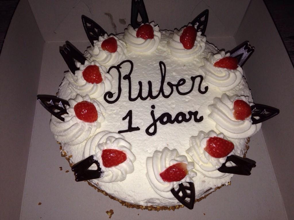 1 jaartje!!! 10 p. Slagroomtaart €12,- stuur je bestelling naar buskwietjun@gmail.com