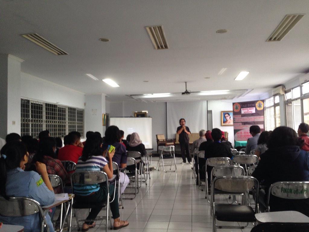 Ayo temen-temen merapat ke Lab Humas Fikom UPDM(B) ada Talk Show "Industri Kreatif VS Korupsi" . Common join with us😎