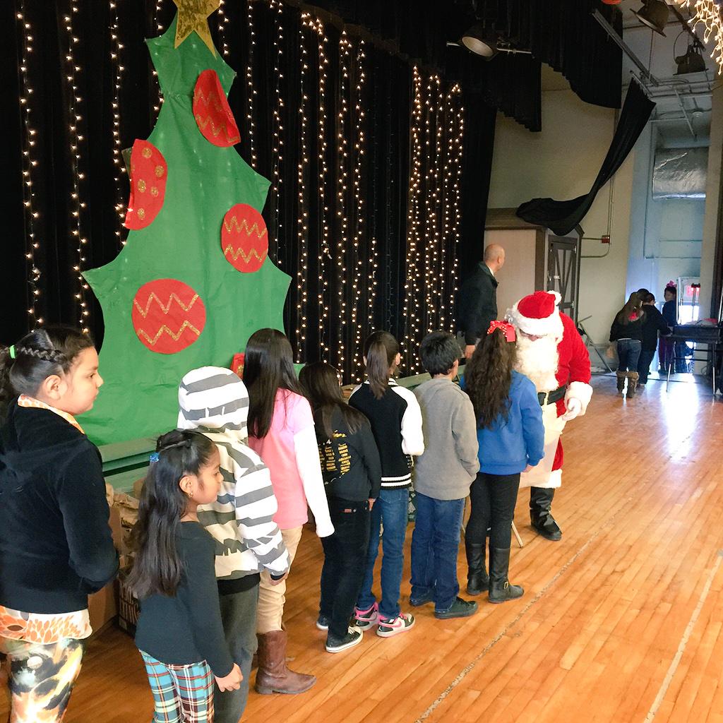 mccabe_aztecs's tweet photo. McCabe is grateful for Santa coming by today and passing out goodie bags to our students!! #McCabeAztecs http://t.co/o1MZvKogub