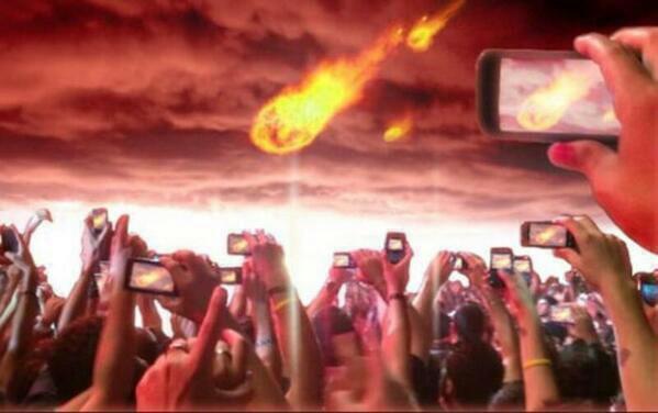 FunnyQuotees's tweet image. What I imagine the end of the world will look like