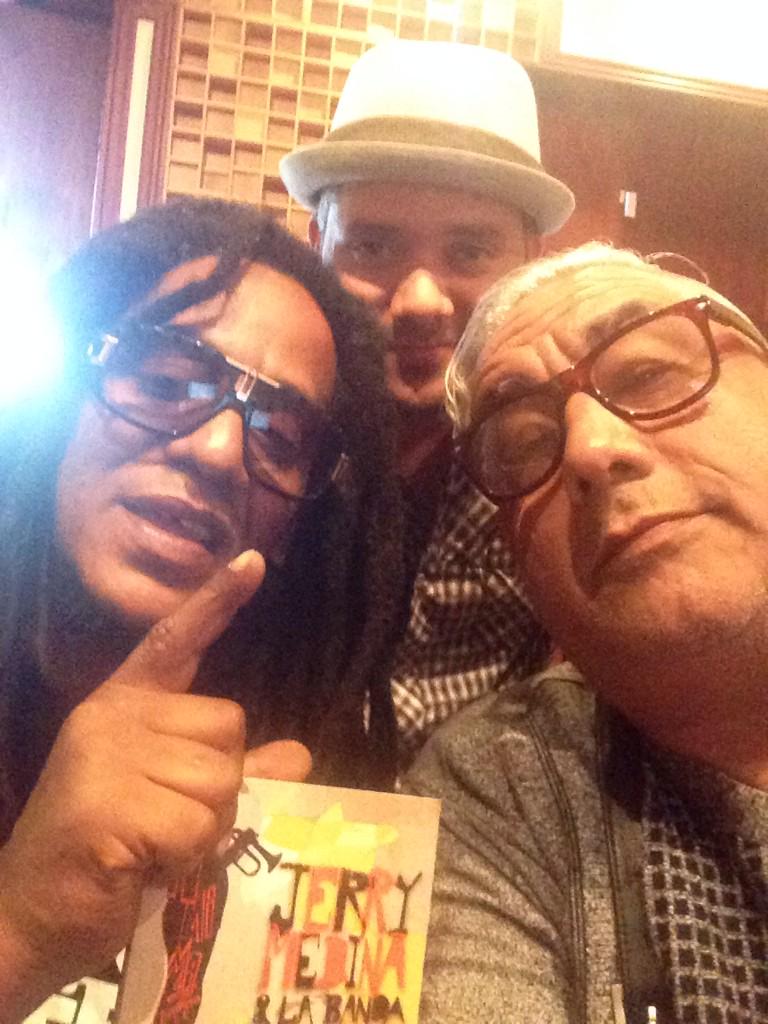 Con mis hermanos Tego y Ñunez...caminen derecho pollitos!