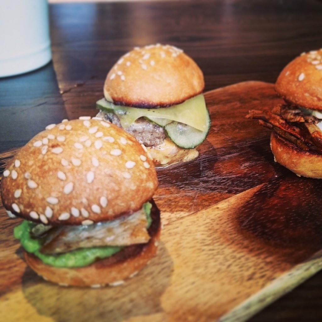 Coffee, burger and a haircut all @ Blends &amp; Brothers barbershop cafe sydneyfoodlovers.com.au/blends-brother… #rousehill #sydfoodlovers
