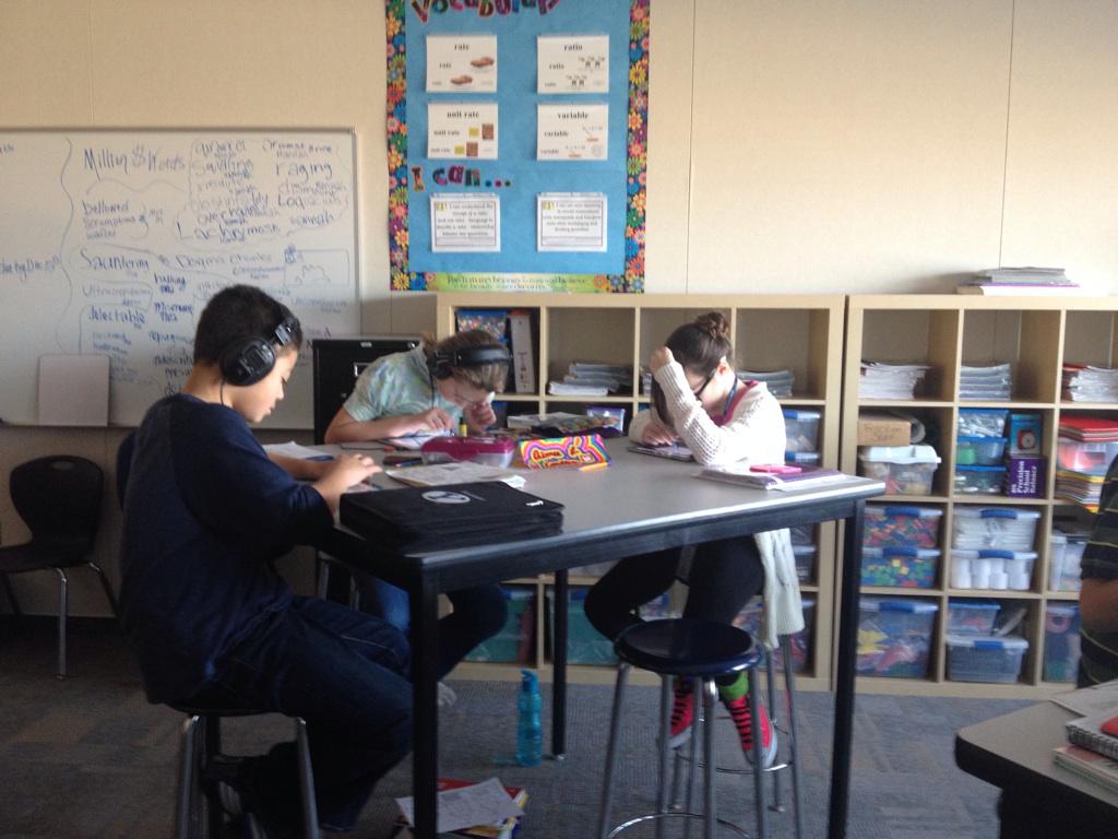 MichelleOReed's tweet image. 6th graders in Mrs Marsing&apos;s class are deep in thought trying to figure out coding. @armstrongacad #edtechcontest