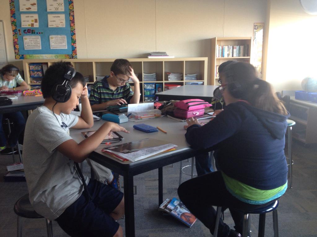 MichelleOReed's tweet image. 6th graders in Mrs Marsing&apos;s class are deep in thought trying to figure out coding. @armstrongacad #edtechcontest